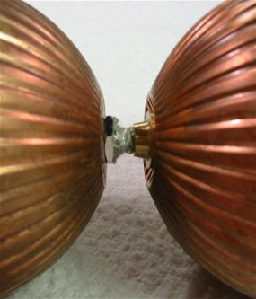 close-up of the feedpoint